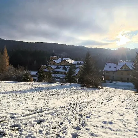 Pri Lanovke Nova Hola L&f Tatran アパート *